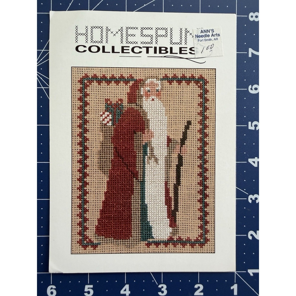 Homespun collectibles Cloaked Santa w Christmas Present Bag Cross Stitch‎ Chart